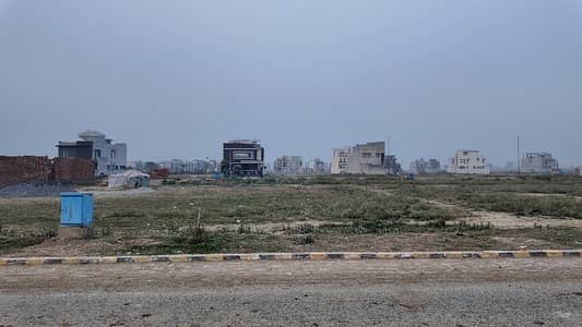 20 Marla Ready To Build Plot At Main Boulevard At Investor Price For Sale