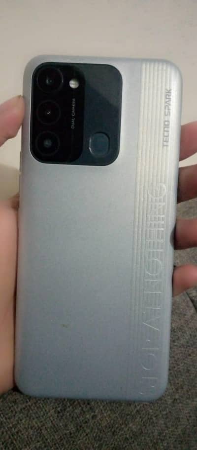 Tecno spark 8c