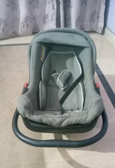carry cot just 3 months used condition like new no any damage