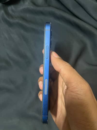 iPhone 12 blue colr