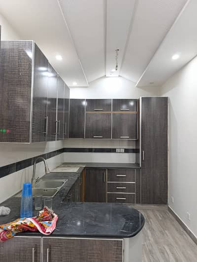 5 MARLA PORTION AVAILABLE FOR RENT