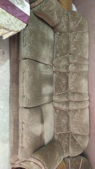 7 seater sofa is for sale in garden town (Multan)