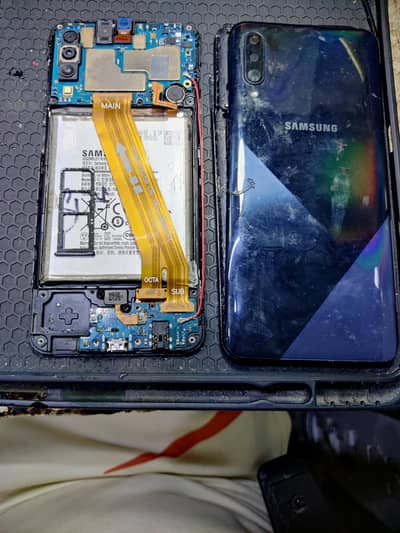 Samsung a30s penal khrab he Baki ok pta approved he bord