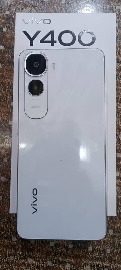 Vivo y 400 open Box one week used