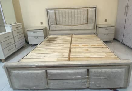 Bed set and dressing