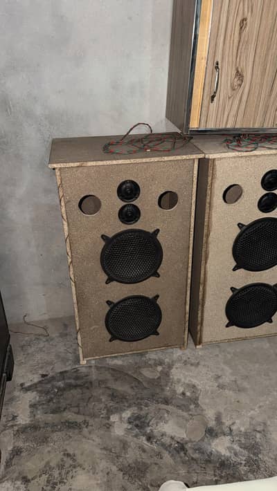 speakers amplifier
