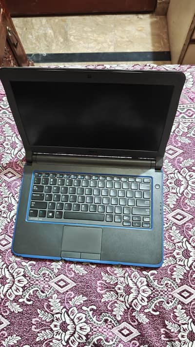Dell Laptop Latitude 3340 SSD 128gb 5 hour battery  backup