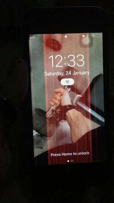 Iphone SE all ok all orginals only glass creck and shade working 100%