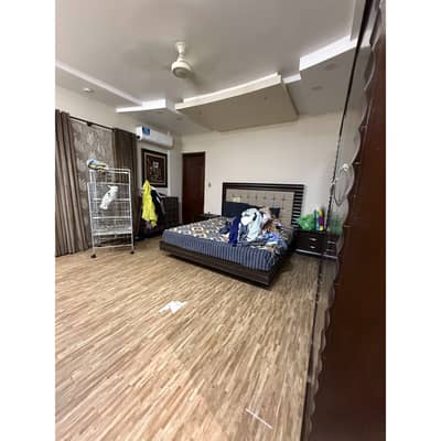 400 Yard Vip Renovated Bungalow Available For Rent