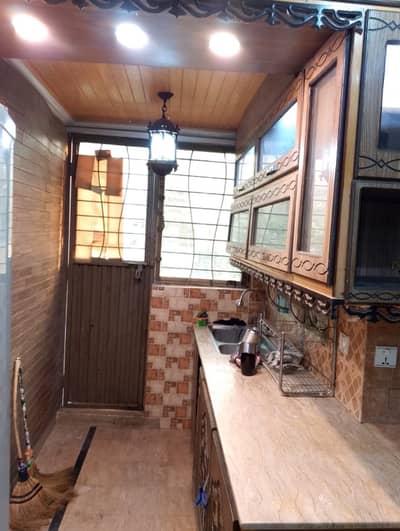 5 marla portion for FAMLEY or BACHLOR prime location johar town.