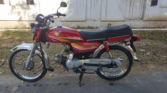 Honda CD 70 motorcycle 2012 model my WhatsApp number 03 22 63 38 9 27