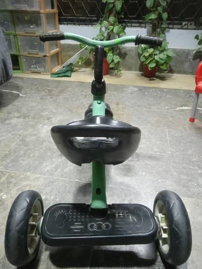 green cycle 3 wheeler / Tri cycle kids