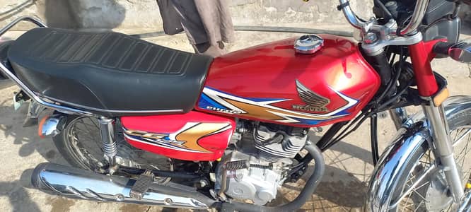 one hand used bike everything is best guarantee not opening yet