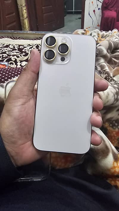 256 hain oficel dobel sim  hain e sim wala nahi hain