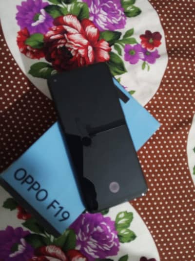 Oppo f19 Lush condition