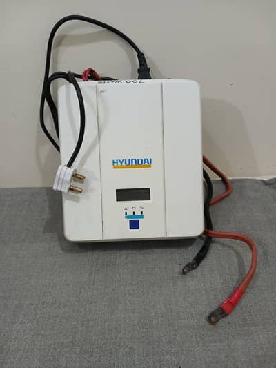 Hyundai 700 Watts UPS