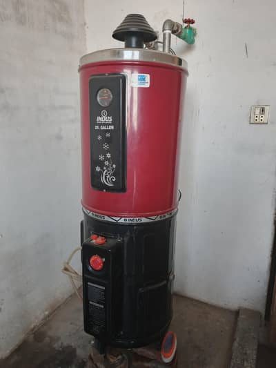 25 G Geyser like a new Gas & Electric