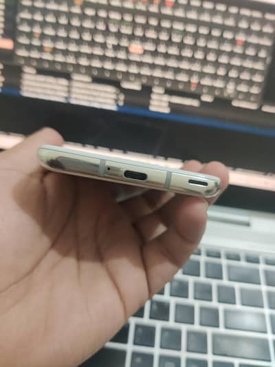 Sharp Aquos r2 (exchange possible)