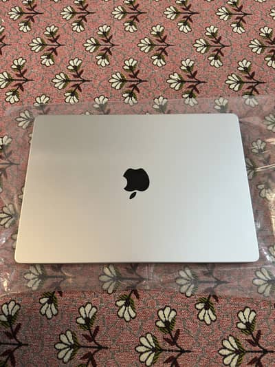 M2 Max 14/32 1tb newly imported