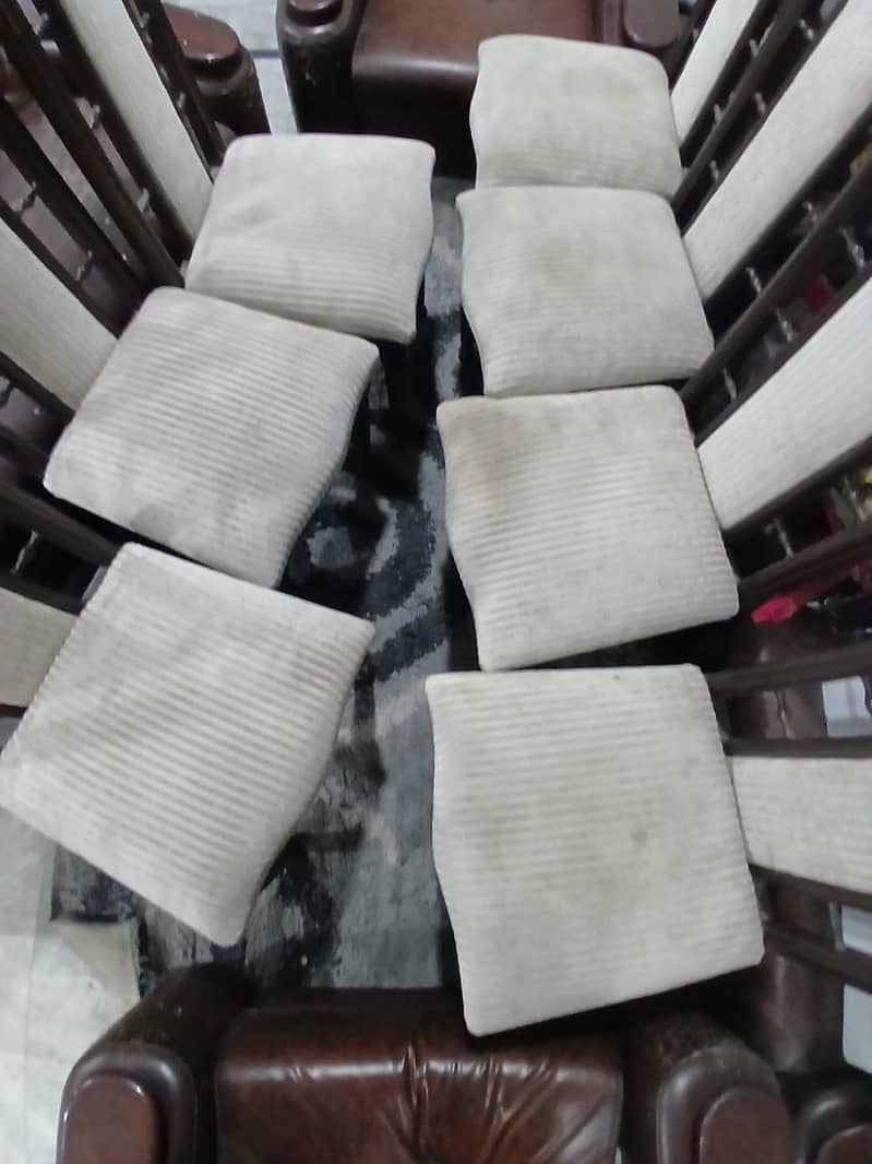 Chairs with table 3