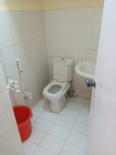 Rent 3bed. d. d ist 240yards Erum banglows Nipa to Alladin park