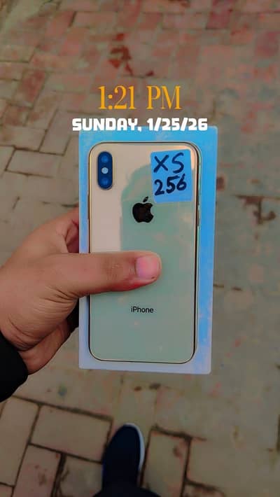 iPhone XS gold colour 256gb