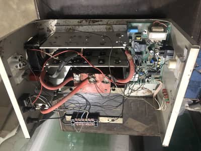 700 watt ups