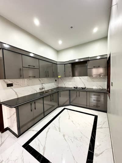 For Rent Brand New Portion Area: 200 Sq. Yards Portion: First Floor Configuration: 3 Bed DD Condition: Brand New