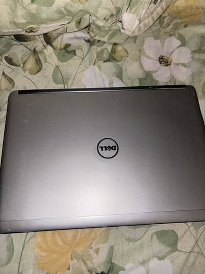 Model: Dell Latitude E7440 [Ultrabook Series)