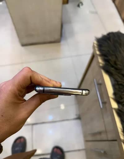 I am sale my one plus 7t mobile in 10/10 condition