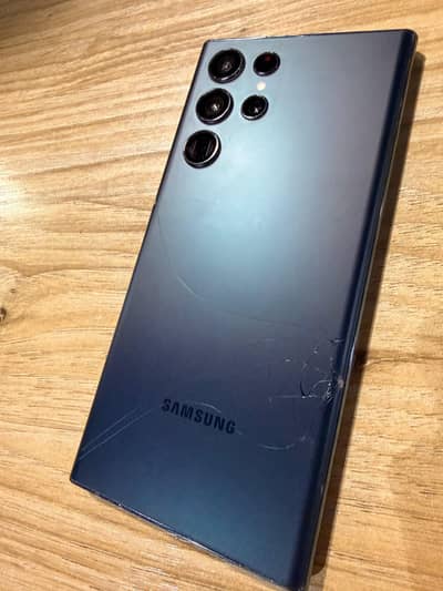 Samsung S22 Ultra Dual SIM 256/12 with box