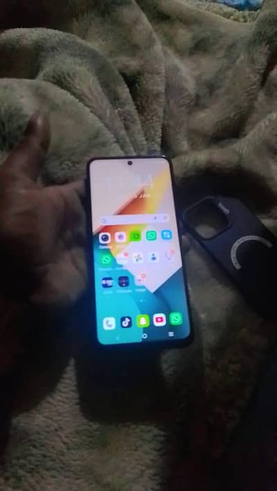 vivo y28 8+8 GB ram 256 GB memory 1 year used