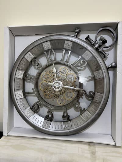 Big wall clock
