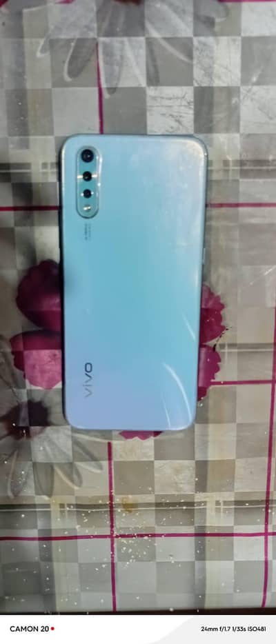 vivo s1 single hand use with box