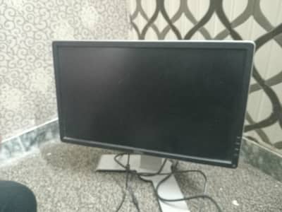 Dell 22” IPS LCD Monitor with Stand – Excellent Condition