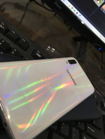 Samsung A70 6/128 kit PTA Approved