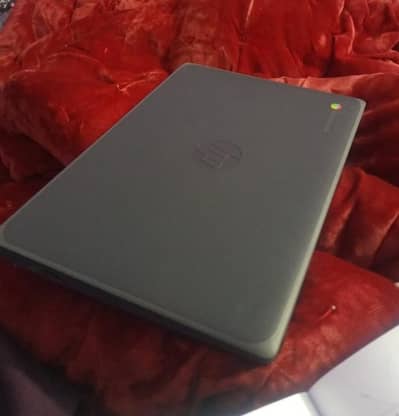 HP Chrome Book 4gb/32gb (Type C charger)