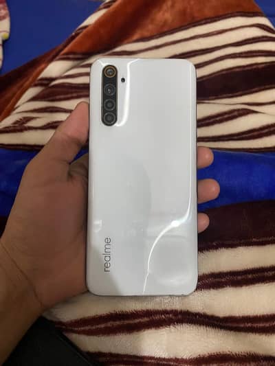 Real me 6 .  Vloging and Gaming Mobile