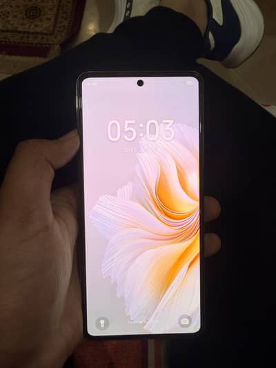 10/10 condition complete box little shade on screen 37000 final