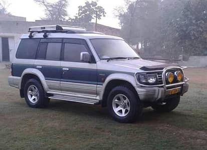 2 bodies of pajero  in average condition