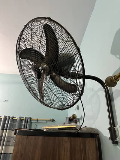 Pak Fan 24 inch (largest) mega bracket( used)