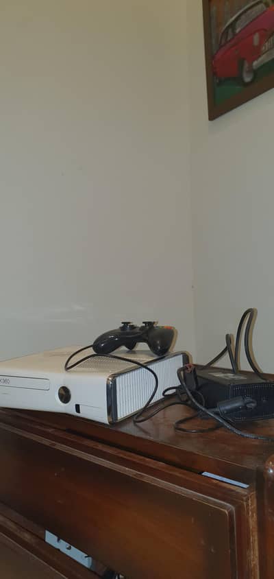 Xbox 360 Classic White - Tested & Serviced + Original Power Supply. . . .