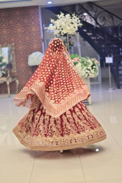 bridal Barat dress with jewellery 1 time used 10 by 10