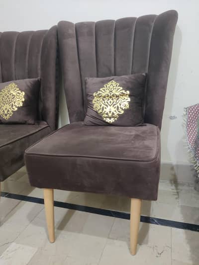 Room Chairs and Table