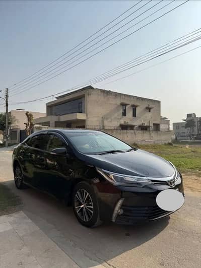 Corolla Altis Grande 1.8 CVT-i low mileage