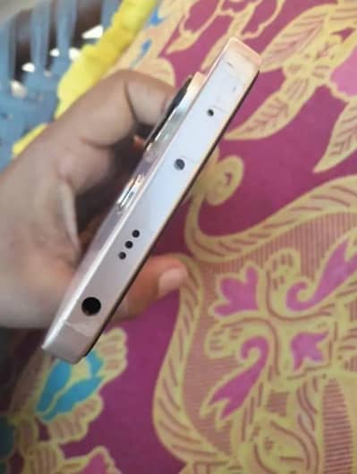 Redmi note 13 10 by 10. . 8 256 memory new condition with full box