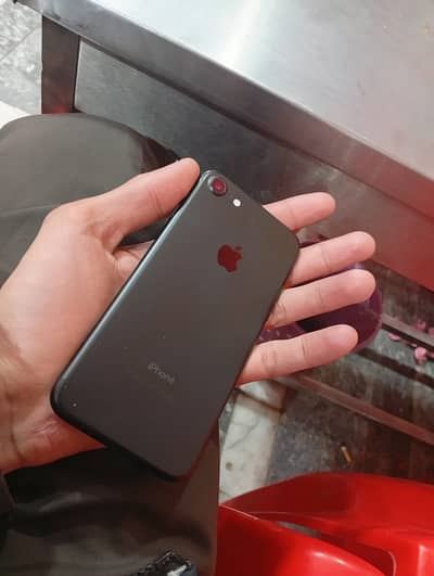 256gb black color 10/10 waterpack 84helath 2 month sim time