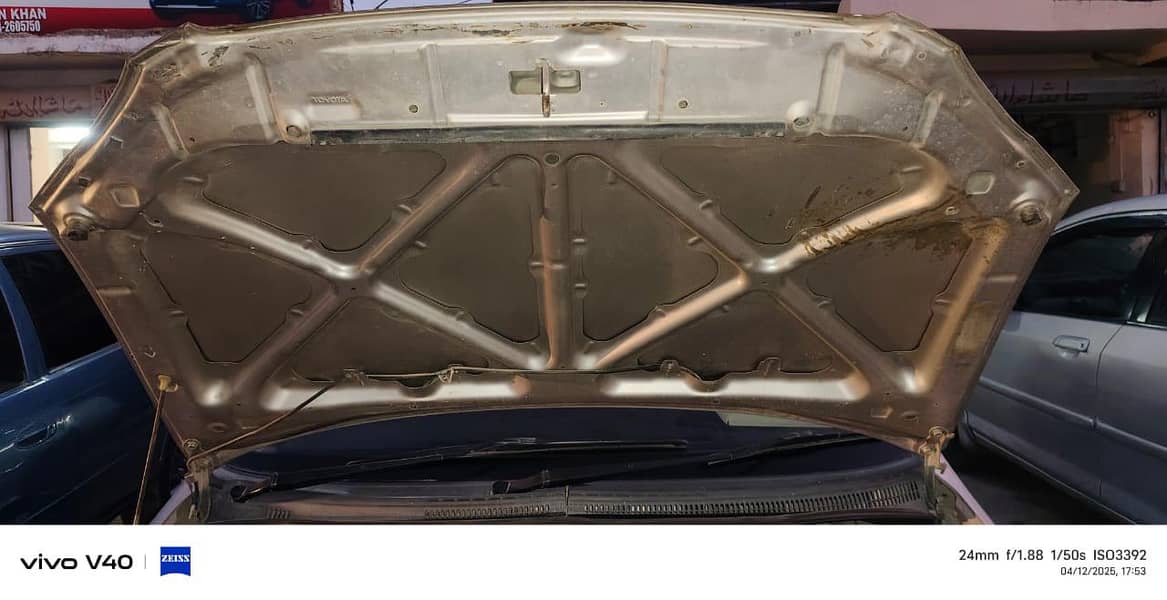 Corolla.  s. e salon 2002 model automatic 5