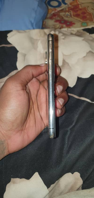 iPhone 64GB Non-PTA | Screen & Back Broken | Internal Parts Working. .