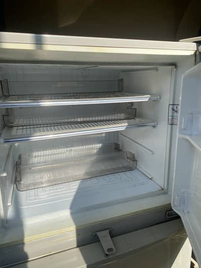 Full Size Dawlence Fridge